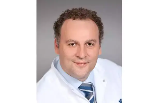 Die Zukunft der Wirbelsäulenchirurgie: Ein Einblick in die Arbeit von Prof. Dr. med. Kandziora